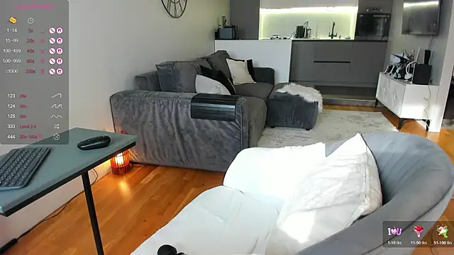 Juicy Bella online show from February 11, 2026, 9:14 am