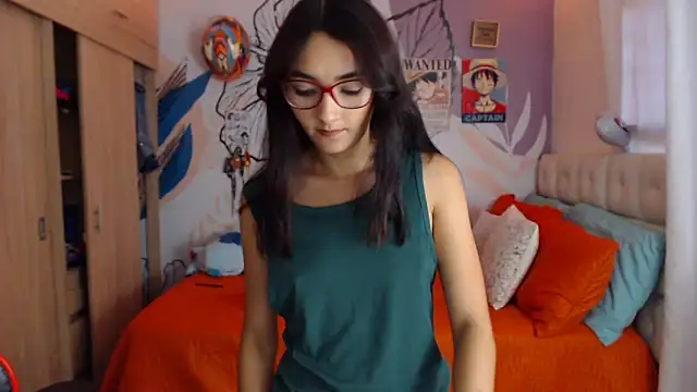 Snapshot of LinzyBaner chatting on November 1, 2025, 10:12 pm LinzyBaner online show from November 1, 2025, 10:12 pm