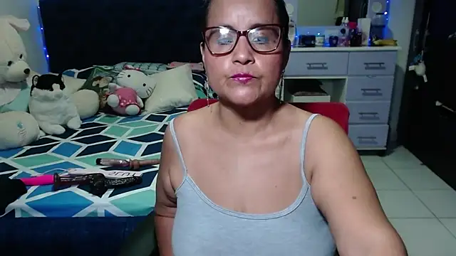 pervert mommy  online show from December 16, 2025, 10:09 am