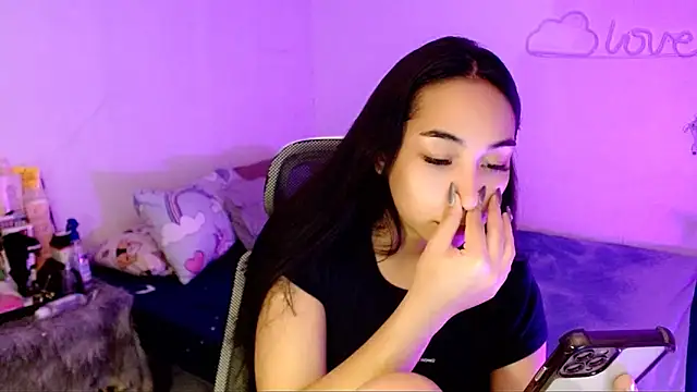 SweetLilly 18 online show from December 18, 2025, 3:45 am