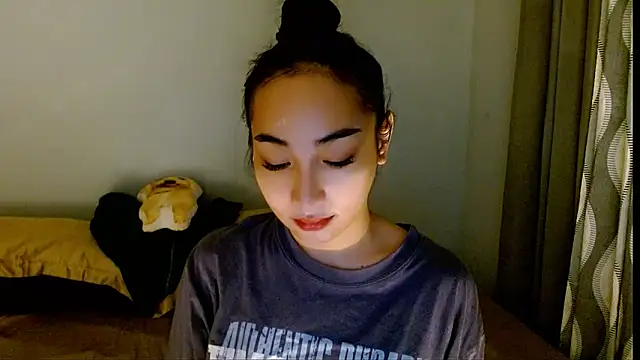 SweetLilly 18 online show from March 29, 2026, 5:07 am