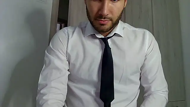 Snapshot of Justynn1 chatting on February 4, 2025, 6:14 am Justynn1 online show from February 4, 2025, 6:14 am