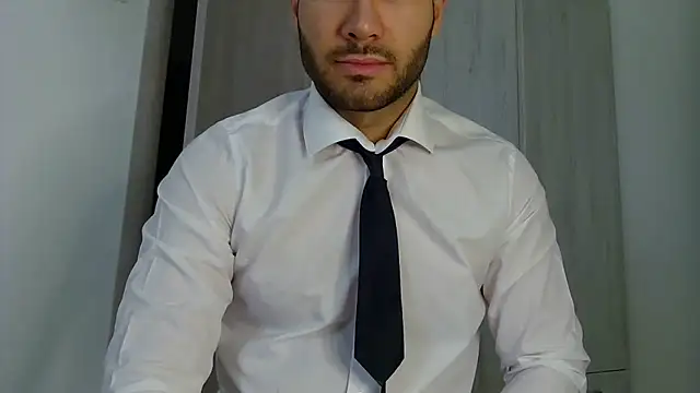 Justynn1 online show from May 31, 2026, 4:42 am