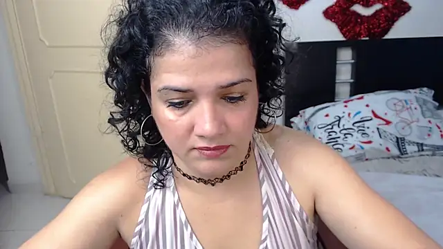 Snapshot of GlendaStarx chatting on February 5, 2026, 4:17 am GlendaStarx online show from February 5, 2026, 4:17 am
