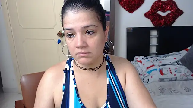 Snapshot of GlendaStarx chatting on February 13, 2026, 10:50 pm GlendaStarx online show from February 13, 2026, 10:50 pm