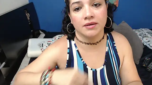 GlendaStarx online show from April 5, 2026, 9:45 pm