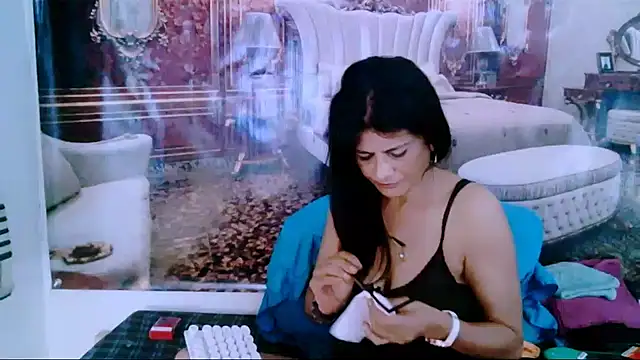 Snapshot of IndianAllure chatting on January 8, 2025, 9:10 am IndianAllure online show from January 8, 2025, 9:10 am