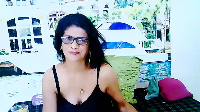 Snapshot of IndianAllure chatting on January 15, 2025, 8:41 am IndianAllure online show from January 15, 2025, 8:41 am