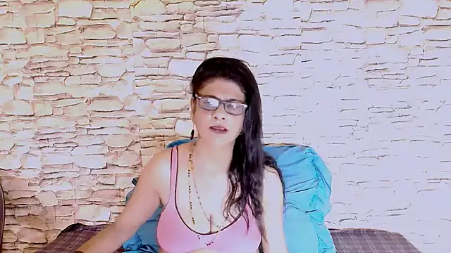 Snapshot of IndianAllure chatting on February 17, 2025, 6:20 am IndianAllure online show from February 17, 2025, 6:20 am