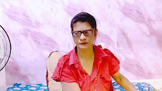 Snapshot of IndianAllure chatting on March 20, 2025, 5:46 am IndianAllure online show from March 20, 2025, 5:46 am