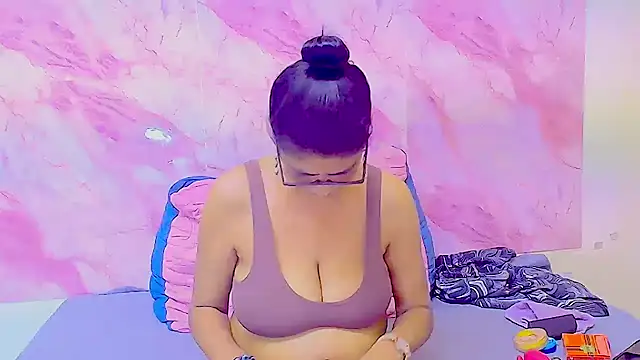 Snapshot of IndianAllure chatting on October 14, 2025, 5:30 am IndianAllure online show from October 14, 2025, 5:30 am