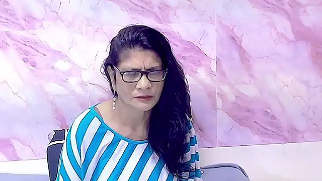 Snapshot of IndianAllure chatting on October 17, 2025, 6:05 am IndianAllure online show from October 17, 2025, 6:05 am