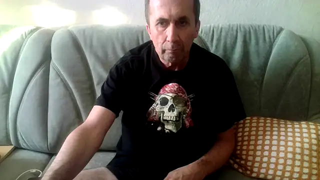 Snapshot of michidd1 chatting on July 13, 2026, 6:22 pm michidd1 online show from July 13, 2026, 6:22 pm