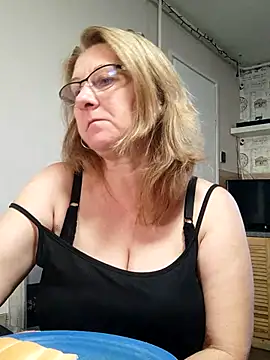 Elza01 online show from October 17, 2025, 6:27 am