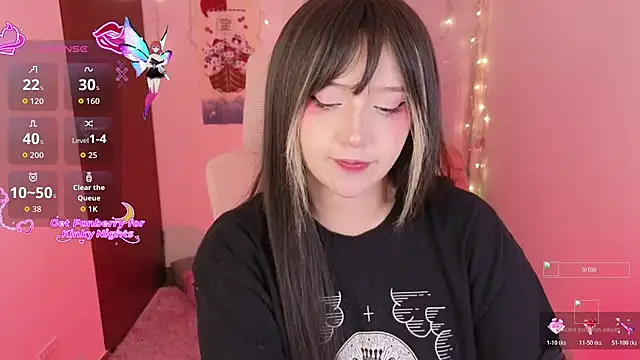 Snapshot of KuroChan420 chatting on November 5, 2025, 11:49 pm KuroChan420 online show from November 5, 2025, 11:49 pm