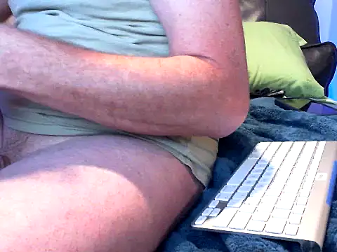 Snapshot of eurodiznee chatting on November 3, 2025, 9:43 am eurodiznee online show from November 3, 2025, 9:43 am