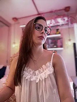 Zoe Bae online show from April 11, 2026, 3:33 am