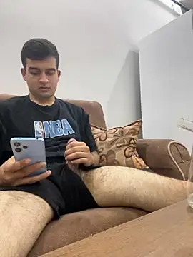 Snapshot of Ffhdr chatting on October 6, 2025, 4:37 pm Ffhdr online show from October 6, 2025, 4:37 pm