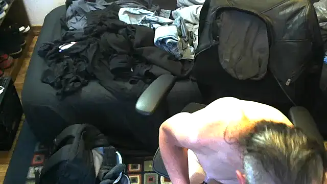 jjdirty6996 online show from April 13, 2026, 5:18 pm