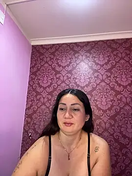 juliana diaz online show from December 17, 2025, 11:27 am