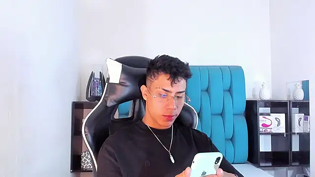 AlanNaughty online show from February 26, 2025, 8:33 pm