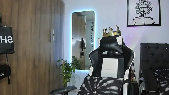 Snapshot of AlanNaughty chatting on February 10, 2026, 11:20 pm AlanNaughty online show from February 10, 2026, 11:20 pm