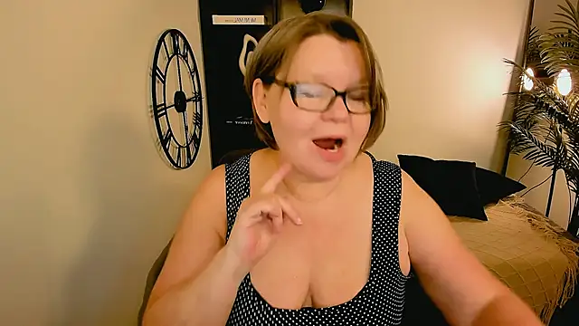 Snapshot of Shannonshine chatting on February 7, 2026, 5:55 am Shannonshine online show from February 7, 2026, 5:55 am