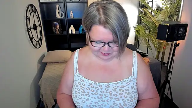 Snapshot of Shannonshine chatting on July 14, 2026, 5:12 am Shannonshine online show from July 14, 2026, 5:12 am
