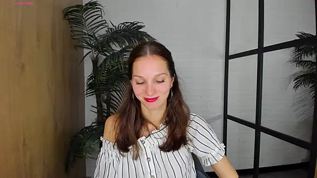 MirandaGlow online show from September 10, 2025, 5:51 am