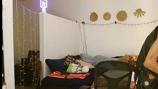 Snapshot of mycock2474u chatting on February 18, 2025, 1:32 am mycock2474u online show from February 18, 2025, 1:32 am