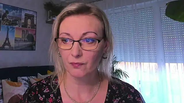 vanessa chat online show from February 3, 2025, 2:24 pm