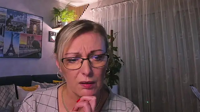 vanessa chat online show from March 4, 2025, 9:00 pm