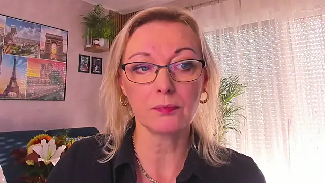 vanessa chat online show from October 31, 2025, 7:20 am