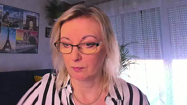 vanessa chat online show from March 3, 2026, 2:12 pm