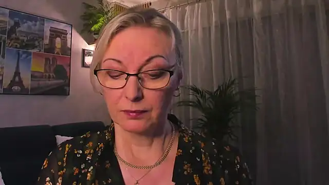 vanessa chat online show from April 19, 2026, 6:10 pm