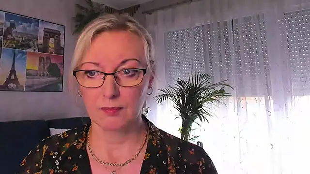 vanessa chat online show from May 18, 2026, 2:56 pm