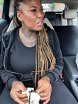 DarkDea online show from November 2, 2025, 1:02 pm