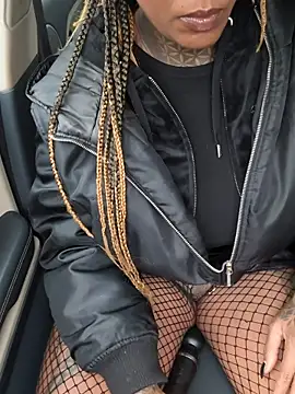 DarkDea online show from November 17, 2025, 2:12 pm