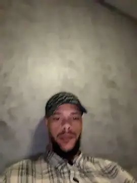 Lionayowe online show from April 9, 2026, 6:46 pm