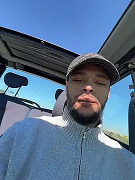 Lionayowe online show from April 22, 2026, 1:01 pm