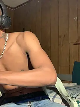 Snapshot of Tristris100 chatting on December 13, 2024, 1:37 am Tristris100 online show from December 13, 2024, 1:37 am