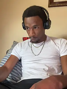 Snapshot of Tristris100 chatting on September 15, 2025, 4:40 pm Tristris100 online show from September 15, 2025, 4:40 pm