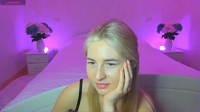 AnnaCarrera online show from January 8, 2025, 1:32 am