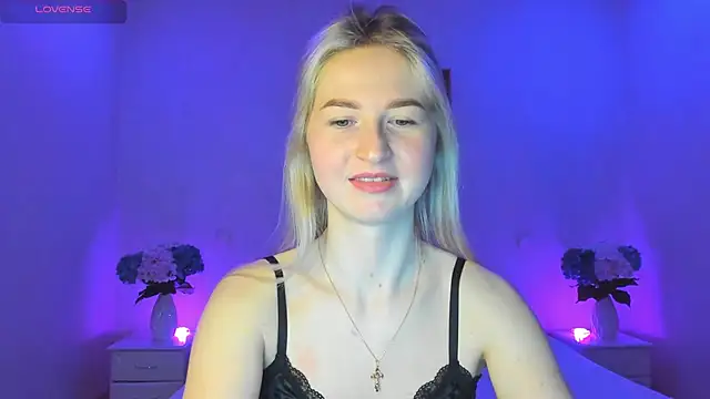 AnnaCarrera online show from March 6, 2025, 6:05 pm