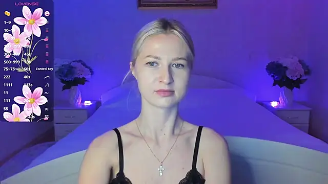 AnnaCarrera online show from November 6, 2025, 9:37 pm