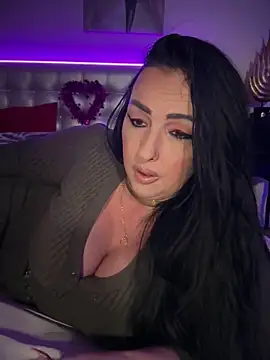 Snapshot of TiffanyRoxx chatting on January 31, 2026, 7:56 pm TiffanyRoxx online show from January 31, 2026, 7:56 pm