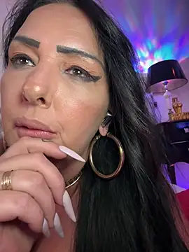 Snapshot of TiffanyRoxx chatting on May 20, 2026, 10:05 pm TiffanyRoxx online show from May 20, 2026, 10:05 pm