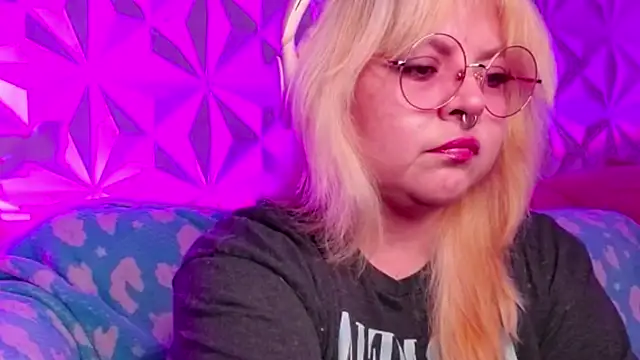 Satyn doll online show from October 19, 2025, 10:10 pm