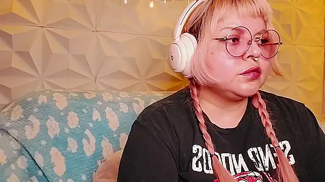 Satyn doll online show from May 20, 2026, 1:12 am