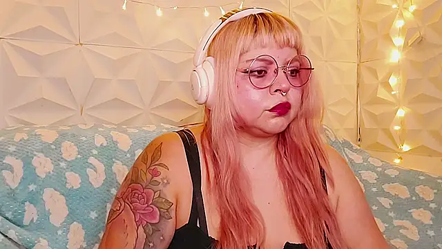 Satyn doll online show from May 20, 2026, 10:16 pm